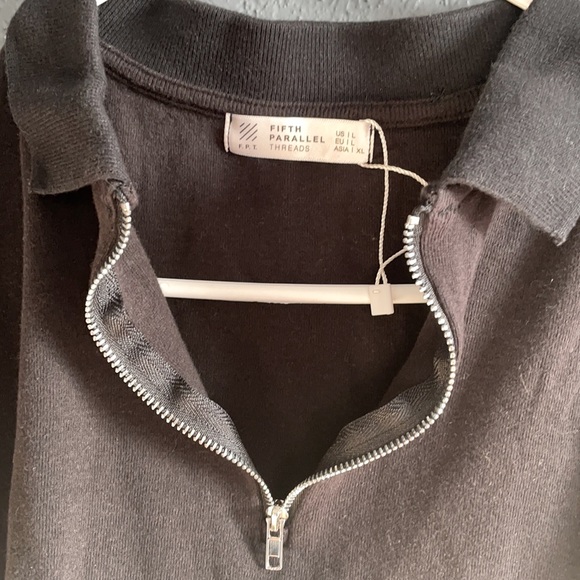 Collar Crop Top - Picture 3 of 3